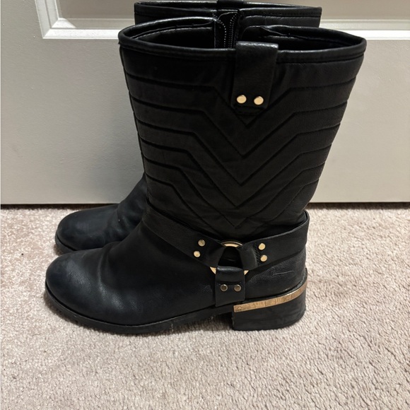 Vince Camuto Stylish Black Women's Boots - Picture 5 of 8